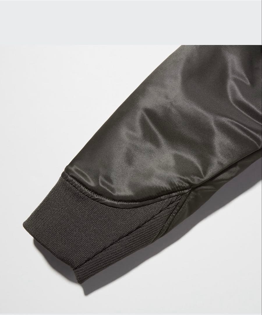 新品未使用UNIQLO ＋J ハイブリッドダウンオーバーサイズ