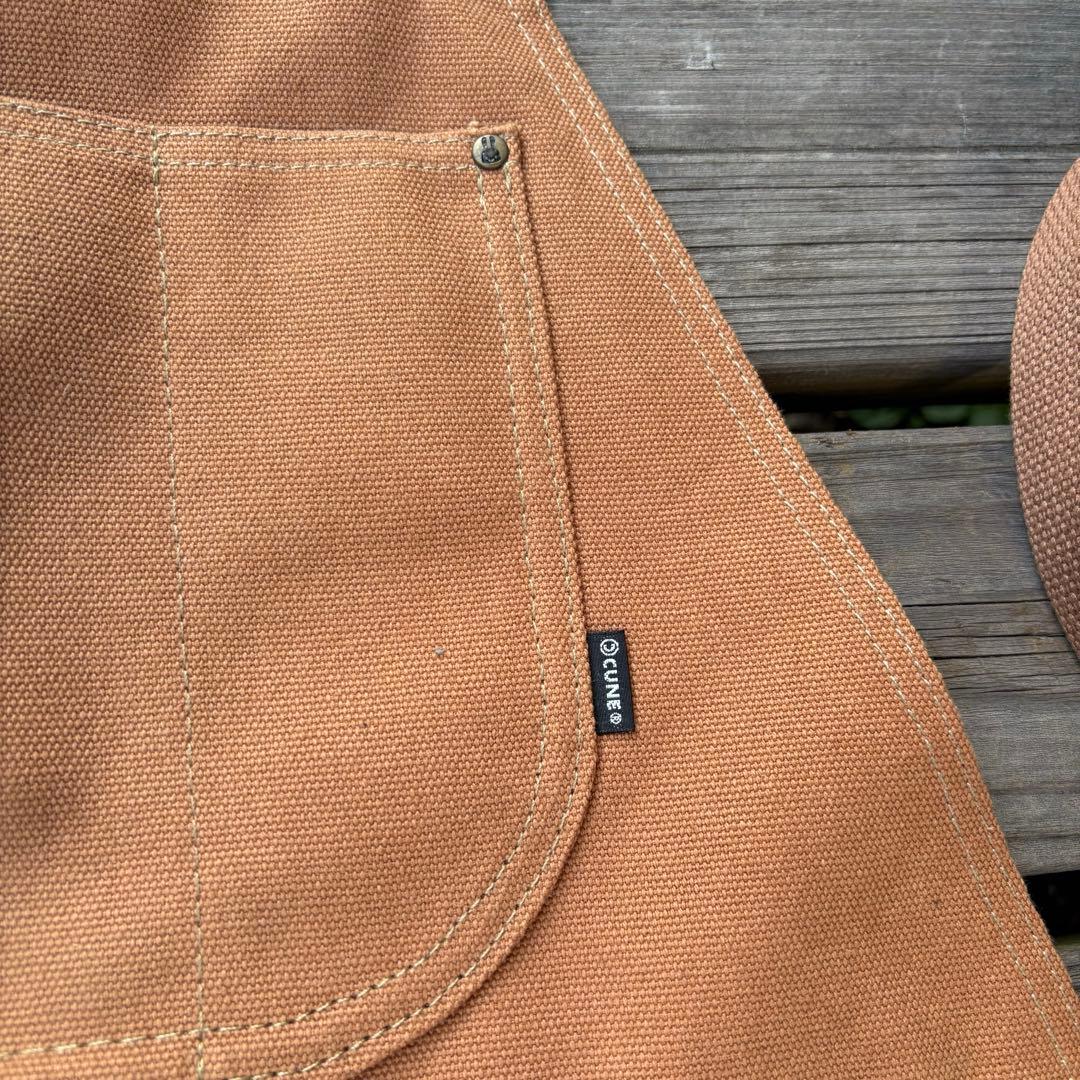 CUNE キューン ワークエプロン ブラウン