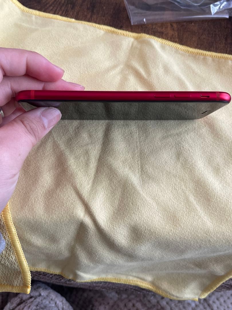 iPhone SE2 第2世代 128GB レッド ②