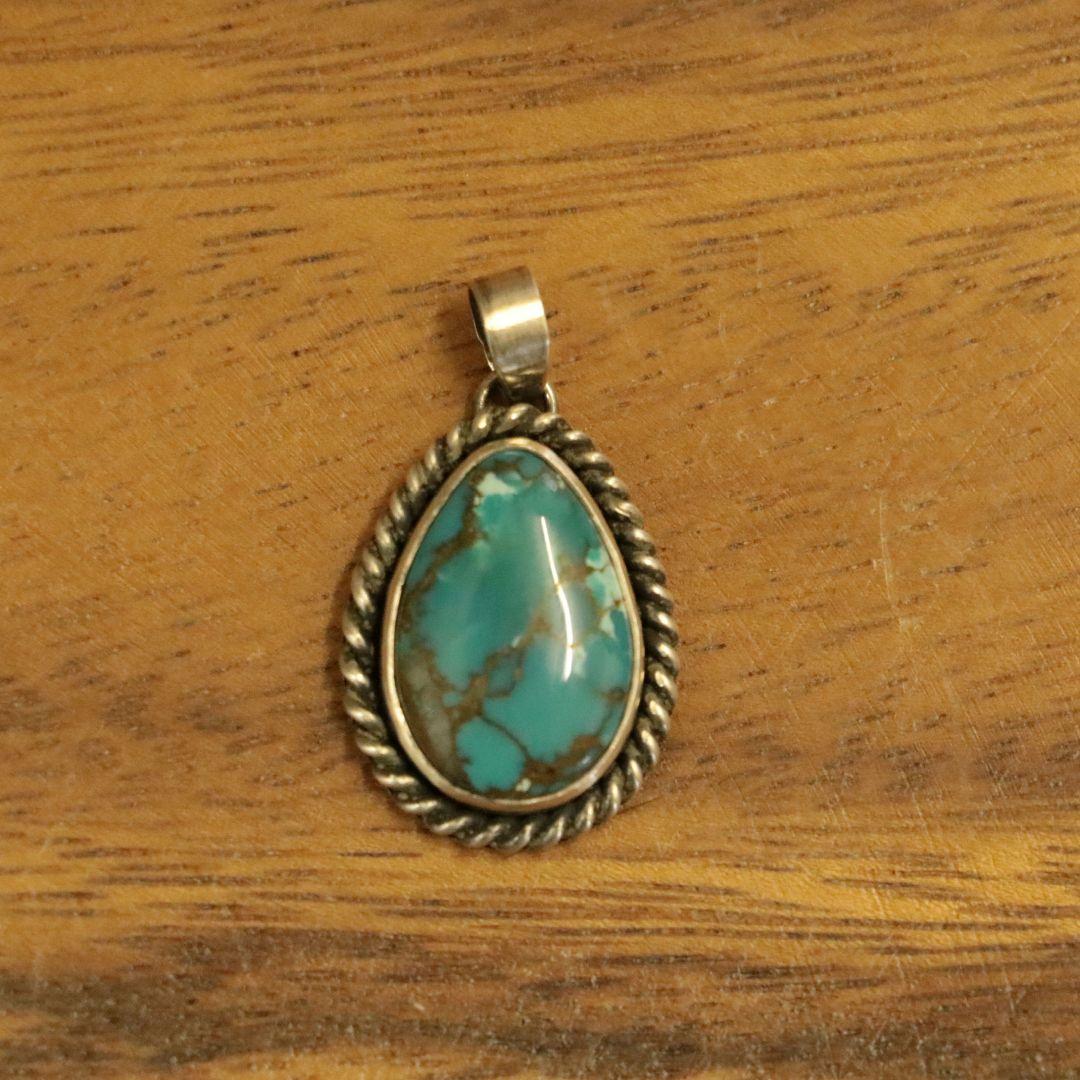 ポップコーン　ハンドメイド　ターコイズペンダント