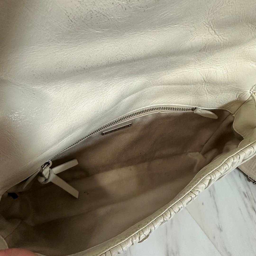 miumiu マテラッセ ホワイト ショルダー バッグ