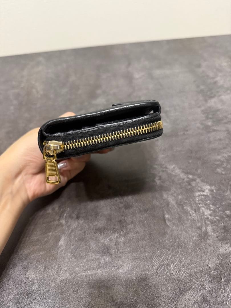 YSLロゴ財布　YSL ブラックレザー 二つ折り財布箱付き