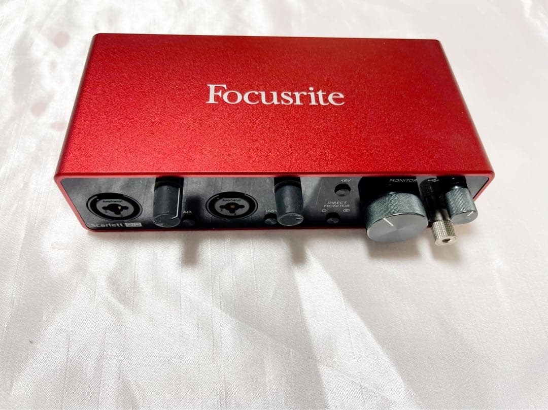 Focusrite Scarlett 2i2 オーディオインターフェース