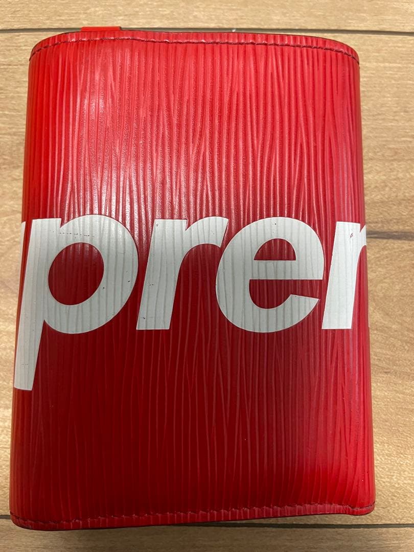 supreme LOUIS VUITTON 財布