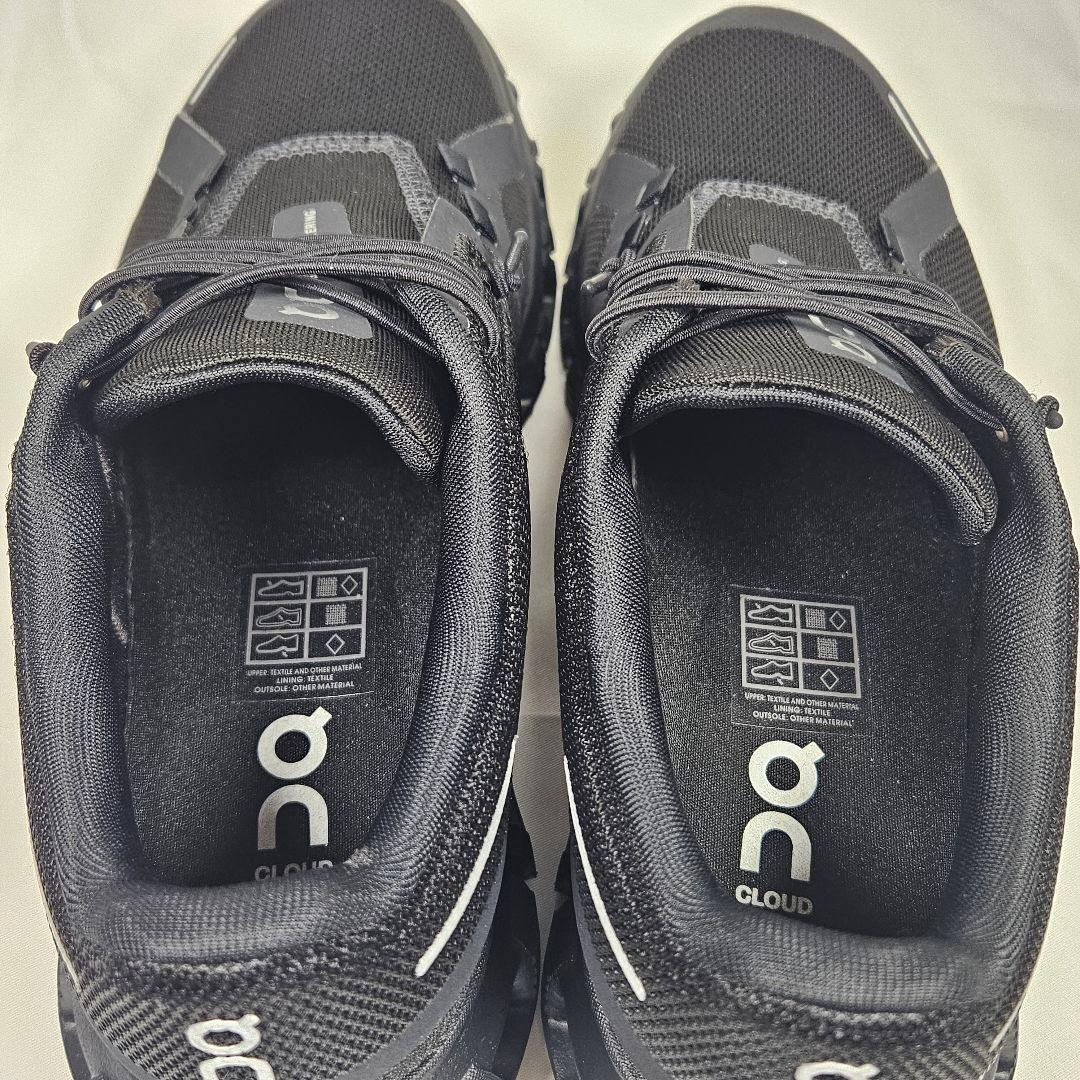 【週末限定価格】新品 On Cloud スニーカー ブラック 23.5cm