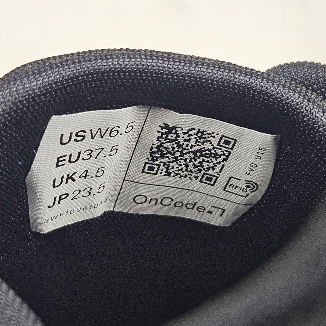 【週末限定価格】新品 On Cloud スニーカー ブラック 23.5cm