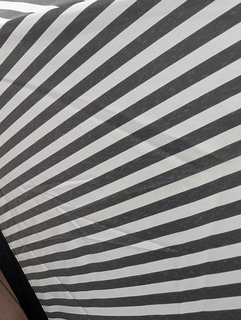 SUN BARRIER 100│折りたたみ日傘 ３段折 / 白黒ストライプ