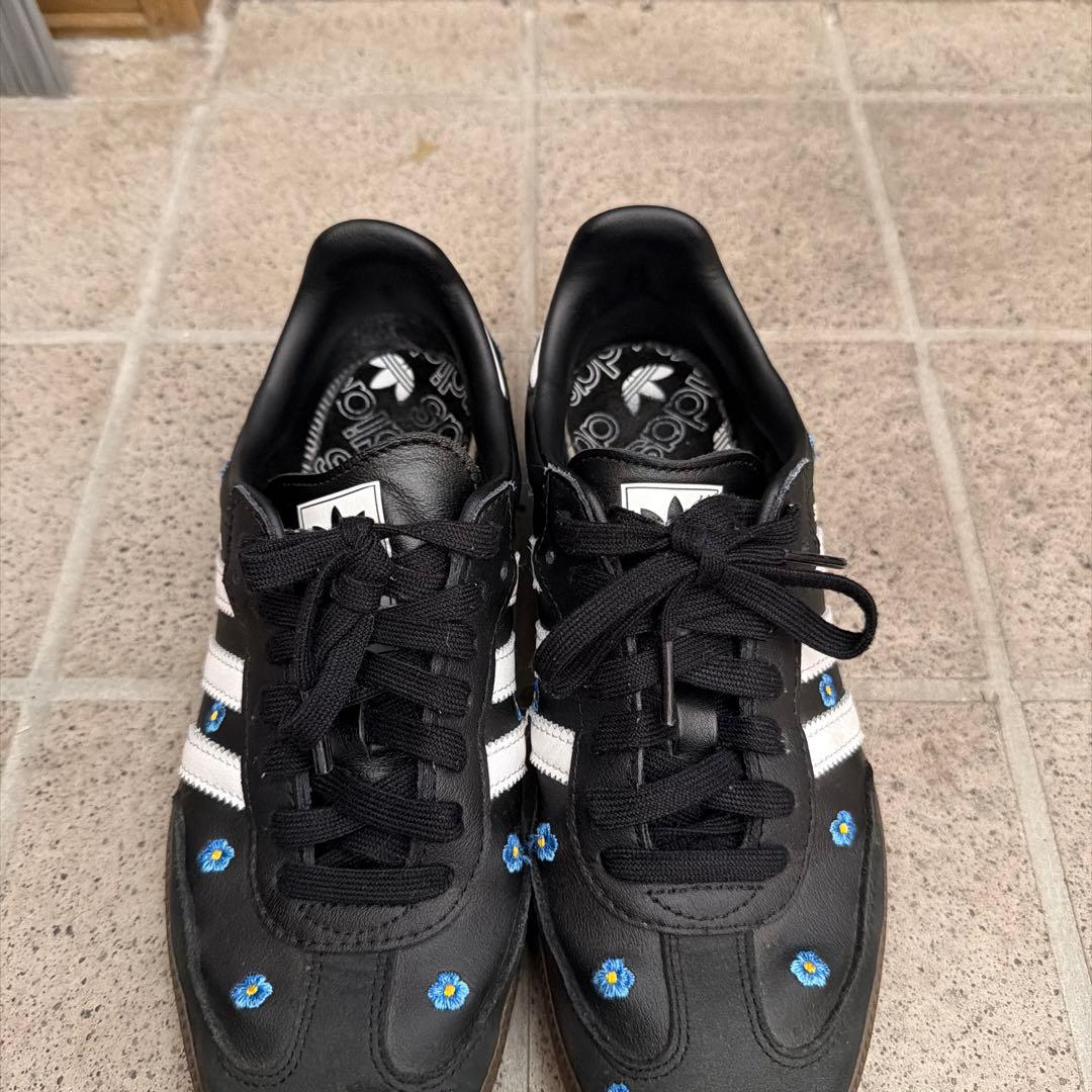 adidas Samba 花柄 刺繍 カスタム風 ブラックスニーカー