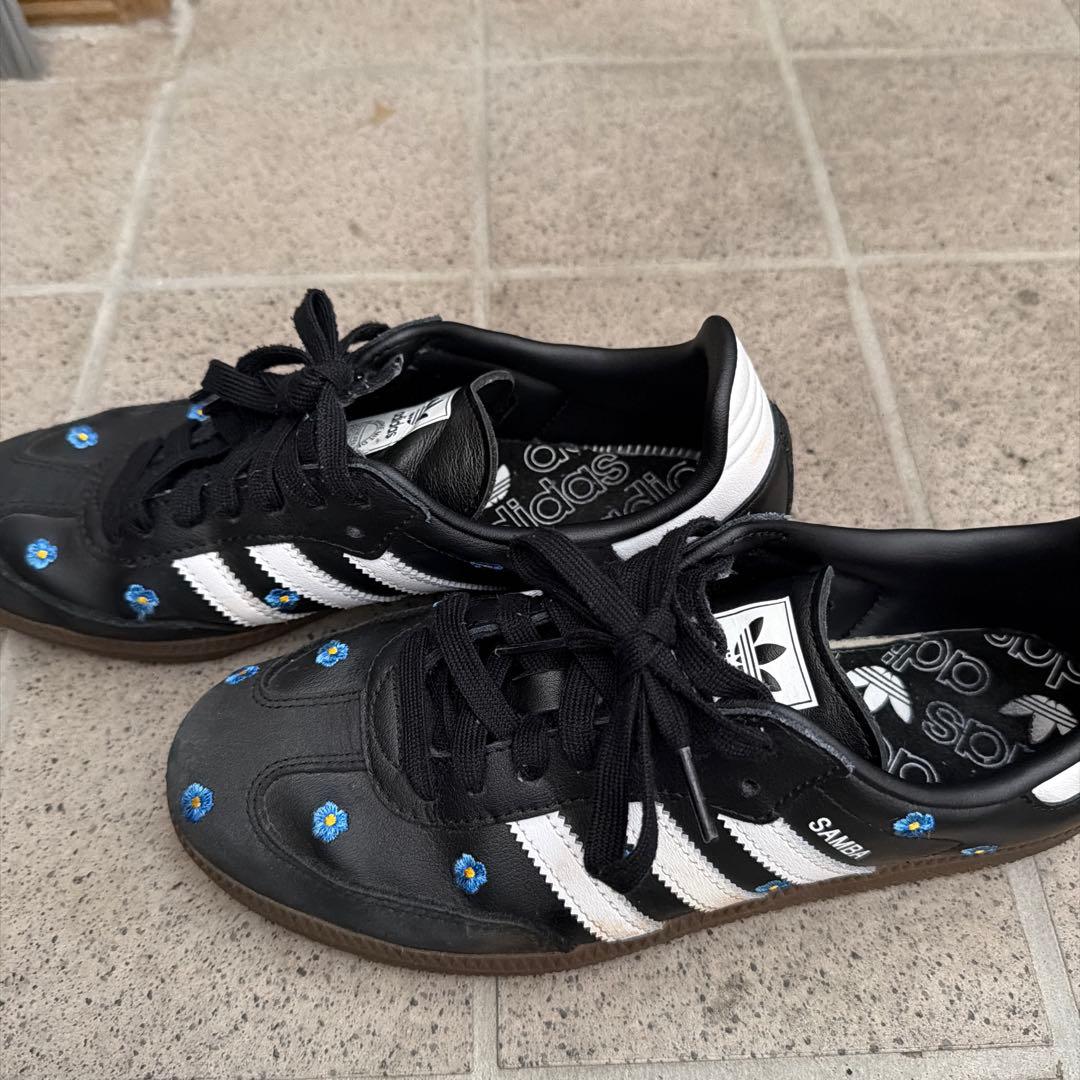 adidas Samba 花柄 刺繍 カスタム風 ブラックスニーカー