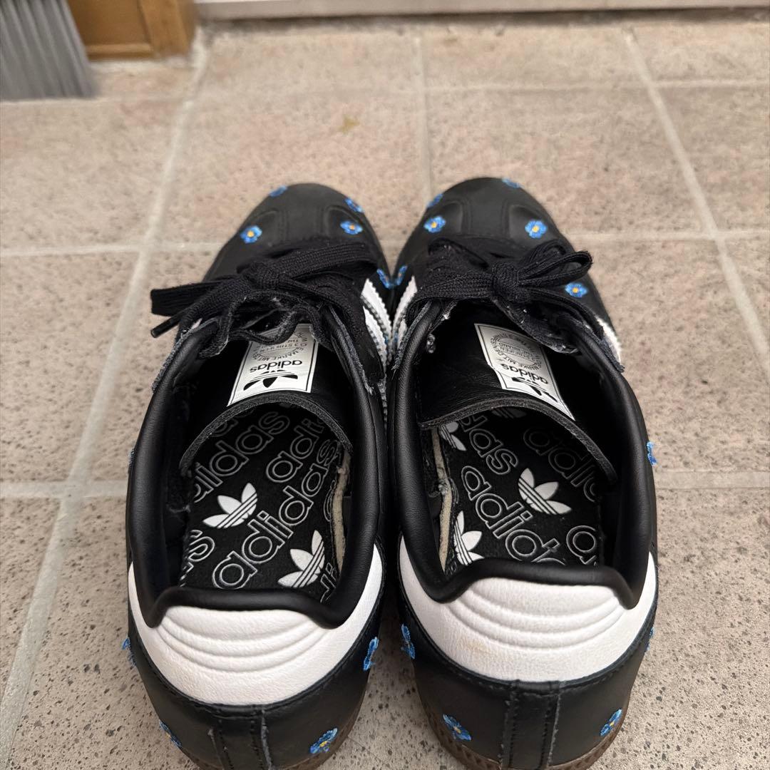 adidas Samba 花柄 刺繍 カスタム風 ブラックスニーカー