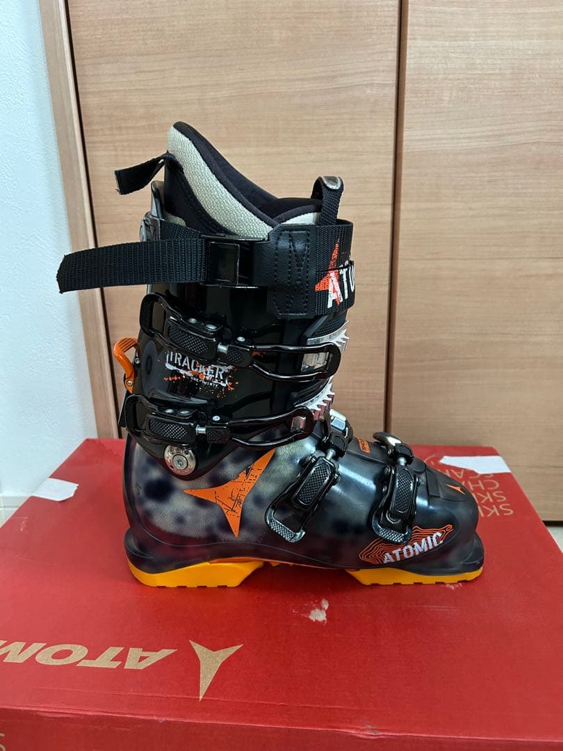 Atomic スキーブーツ Ultra Fit