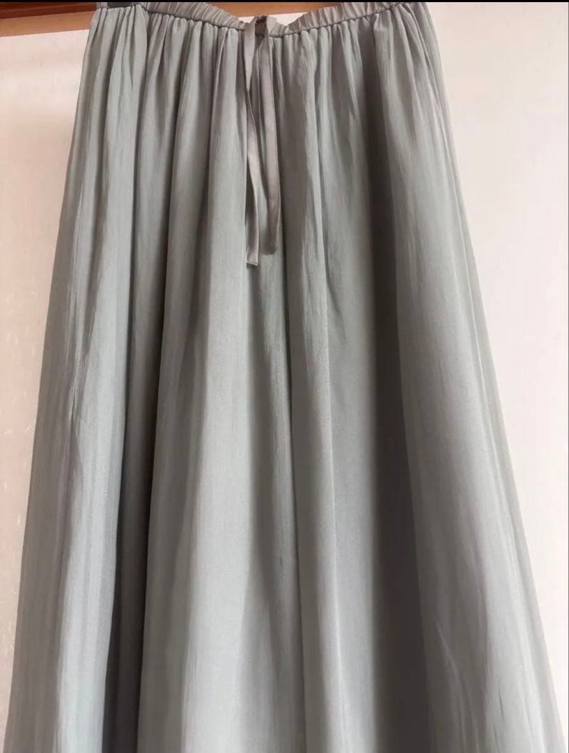 未使用　ビアズリー シワシフォンギャザーパンツ　カーキ　サイズ　1号