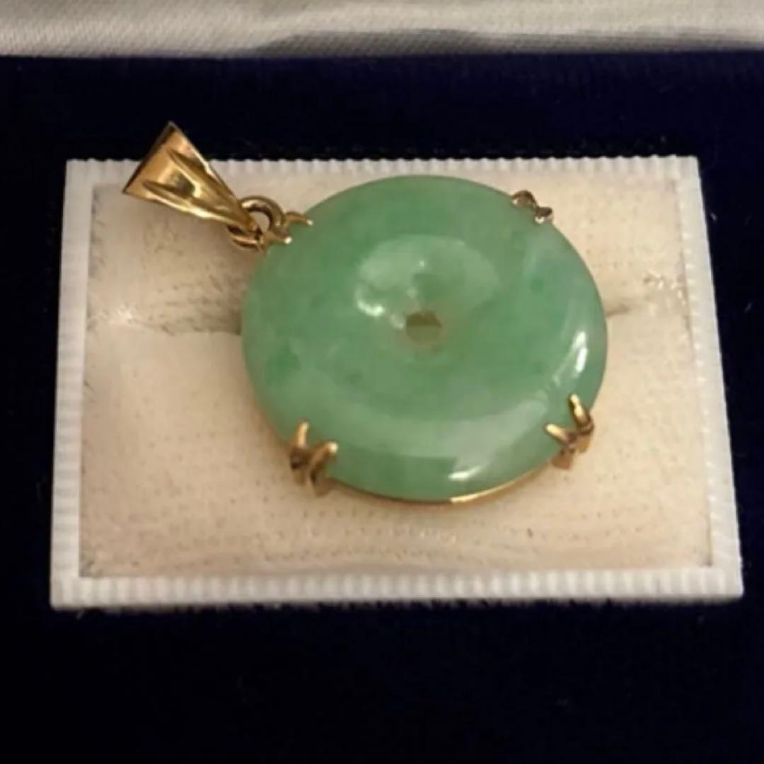 K18 翡翠ペンダント