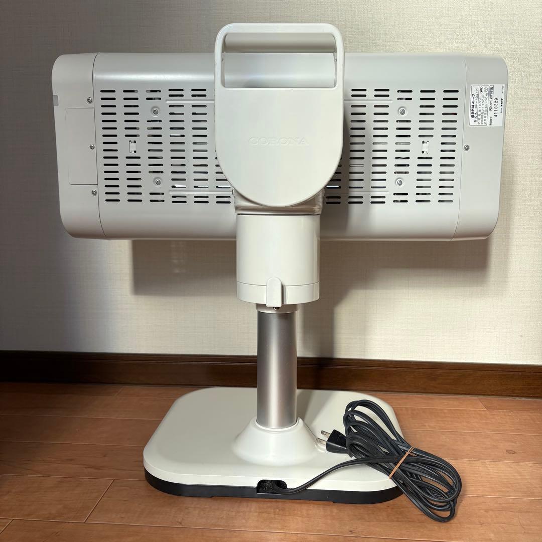 コロナ　遠赤外線ストーブ　白　2022年製