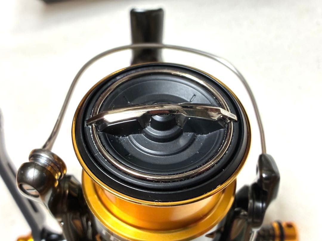 【美品】シマノ リール20ツインパワー2500SHGカスタム【Wハンドル仕様】