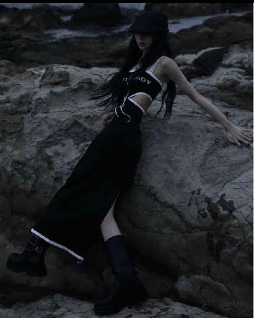 【美品】melt the lady logo cross dress