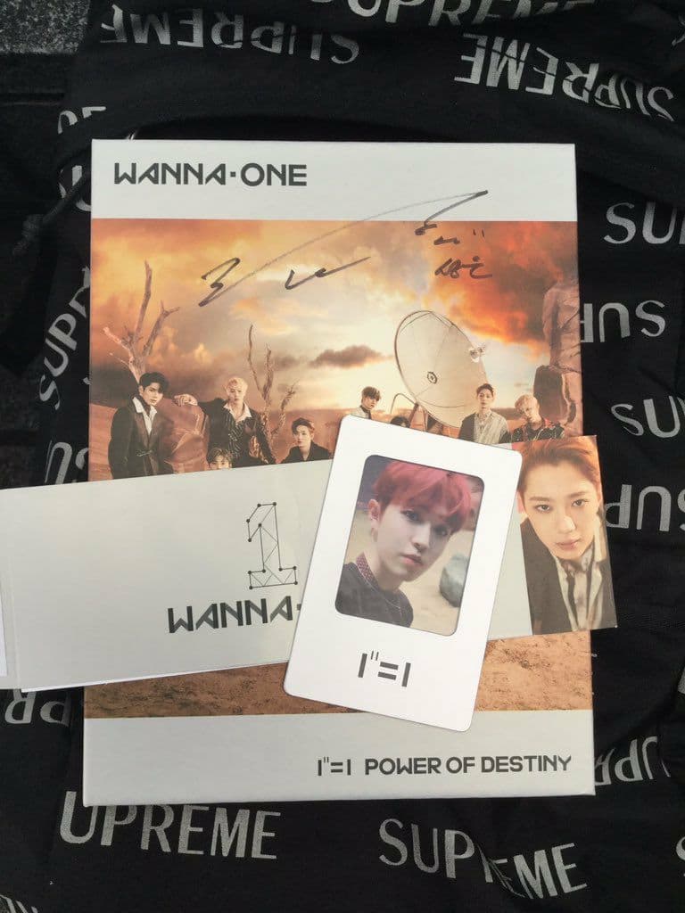 WANNA-ONE 直筆サイン入りCD