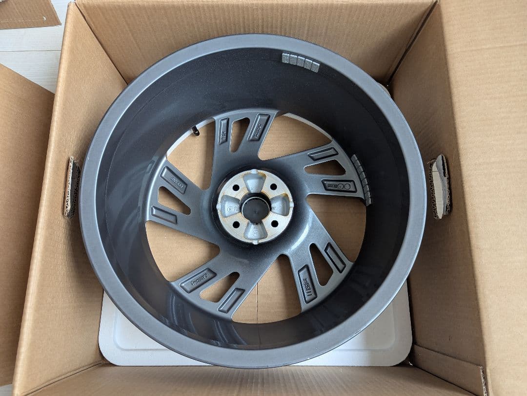 アバルト500e純正ホイール