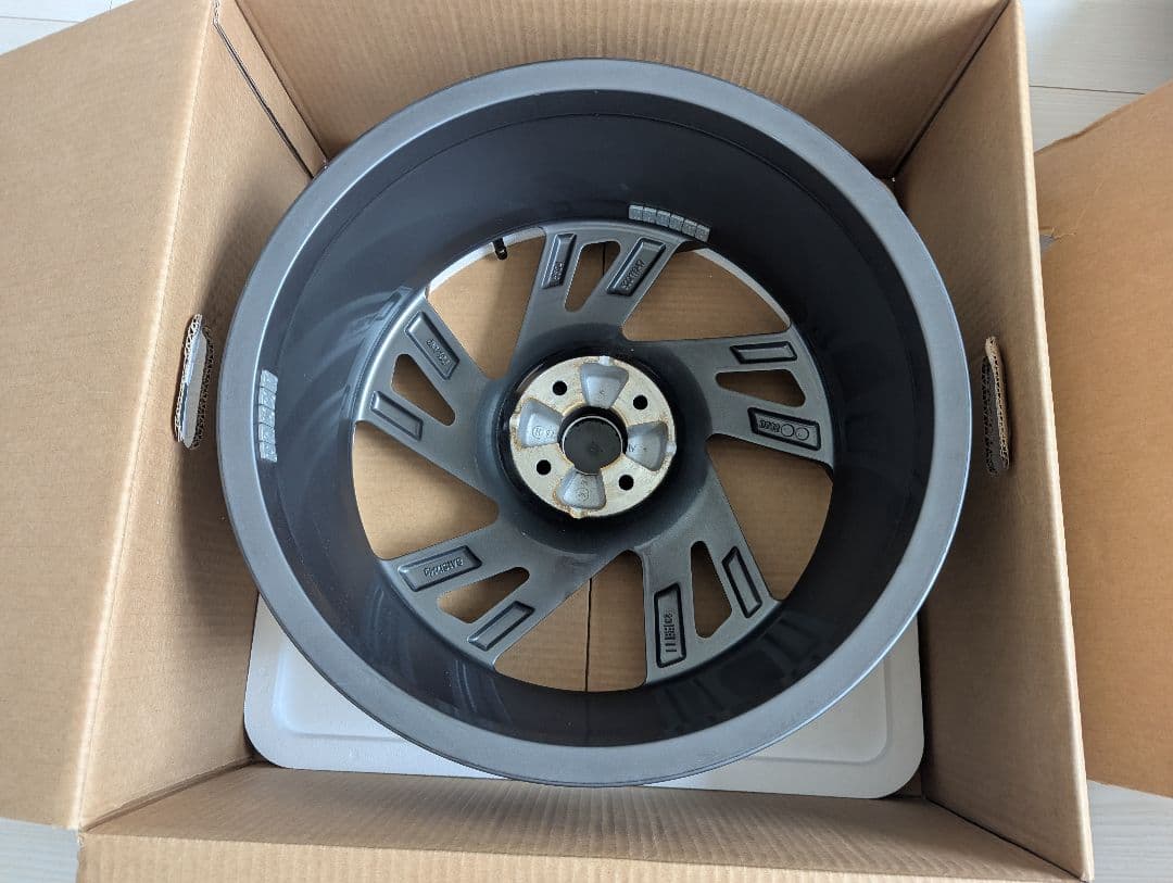 アバルト500e純正ホイール