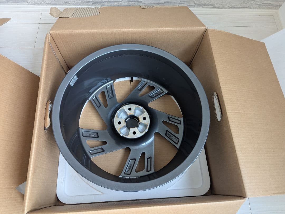 アバルト500e純正ホイール