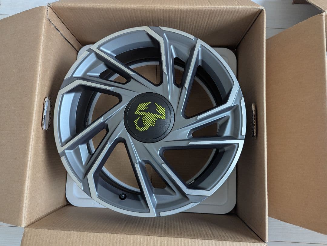 アバルト500e純正ホイール