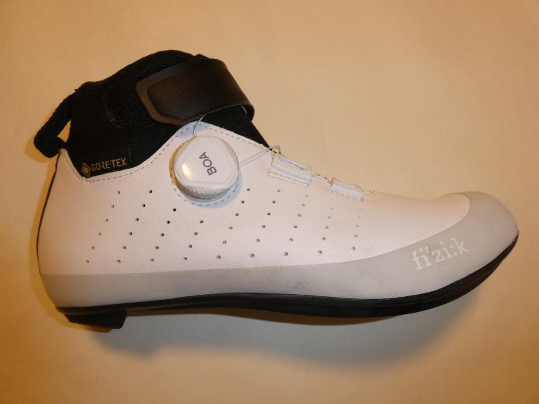 【値下げ】Fizik TEMPO ARTICA GTX 39White/Gray
