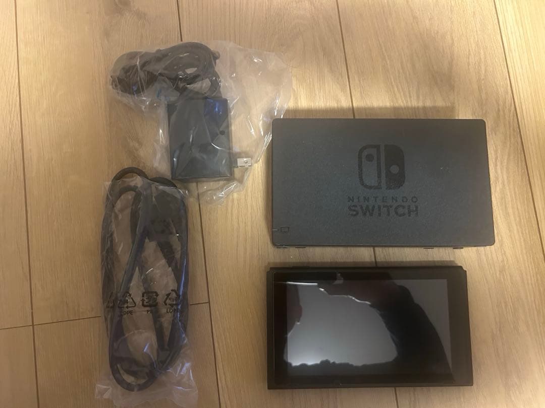 Nintendo Switch 本体 + ジョイコンセット