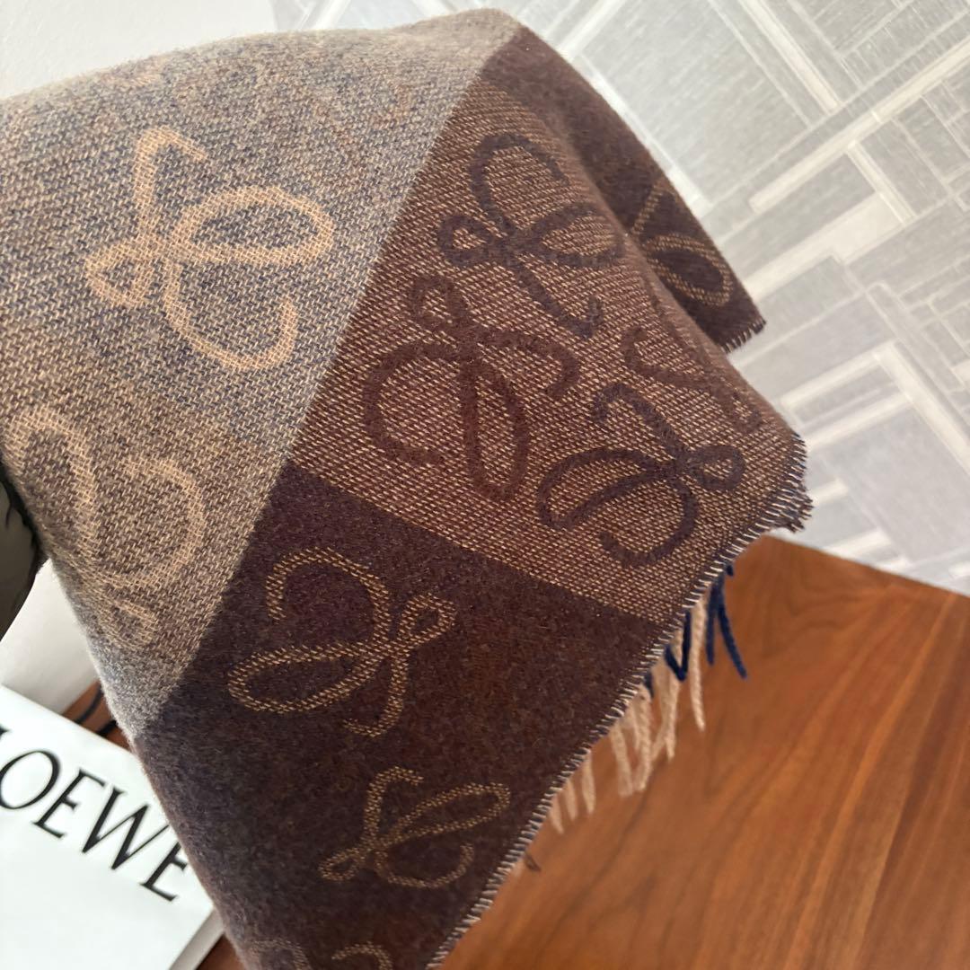完売色　ロエベ　アナグラム　スカーフ　マフラー