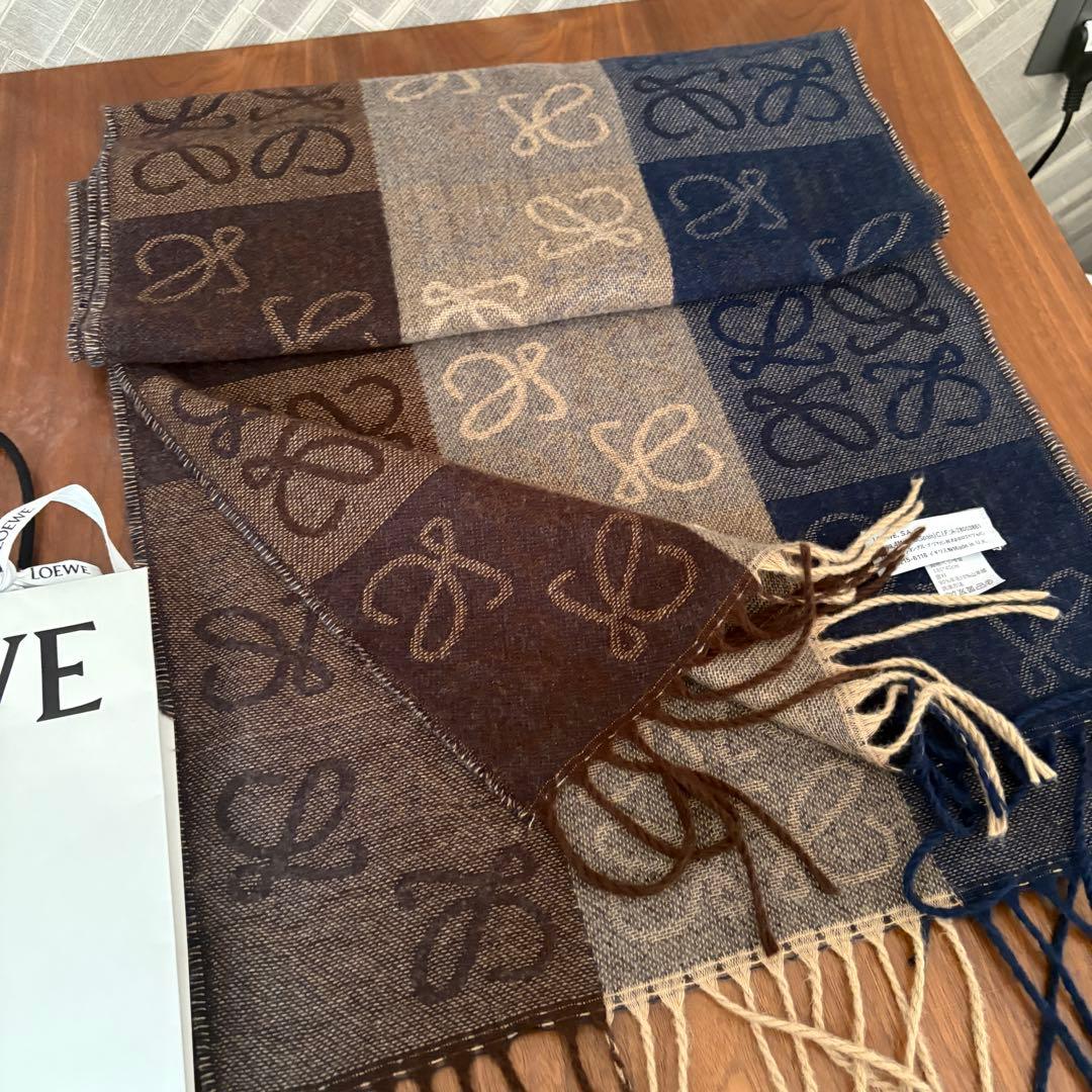 完売色　ロエベ　アナグラム　スカーフ　マフラー