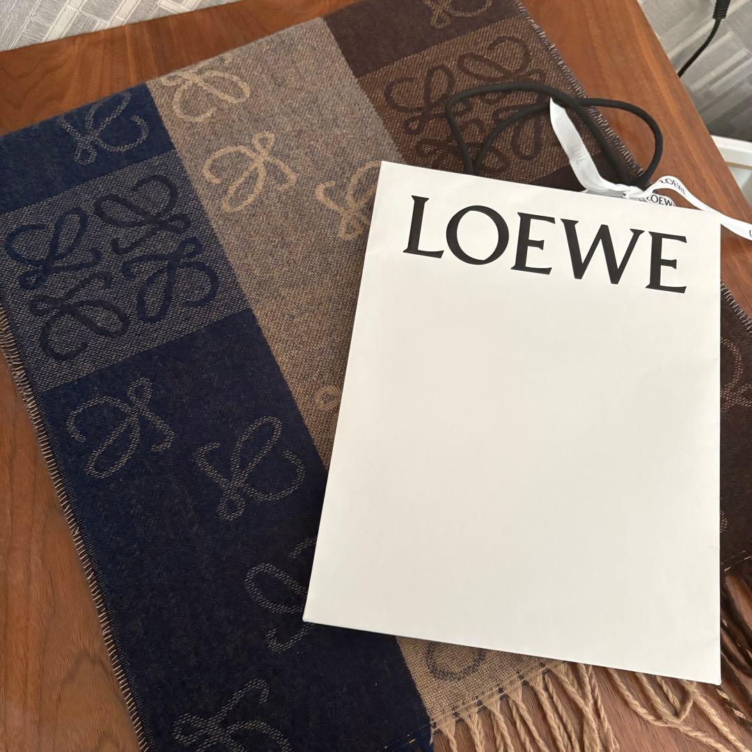 完売色　ロエベ　アナグラム　スカーフ　マフラー