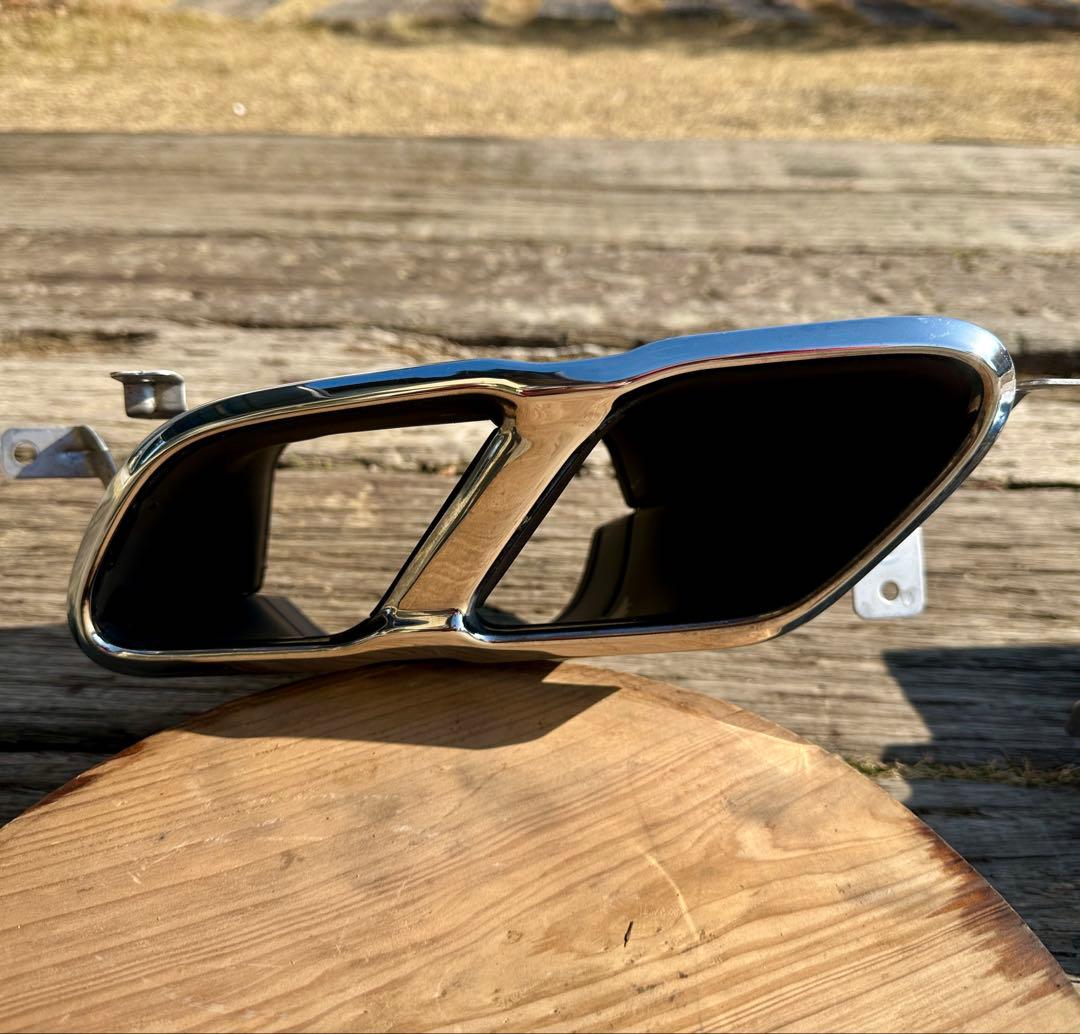 ボルボV60 純正 ダブルー体型テールパイプデイフューザー　マフラーカッター