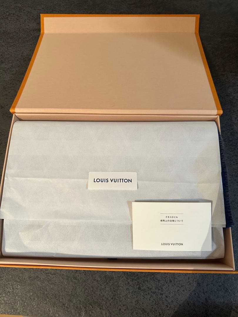 ルイヴィトン　メンズ　マフラー