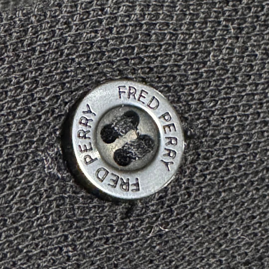 未使用に近い フレッドペリー ロングスリーブ ポロシャツ ブラック×スカイブルー