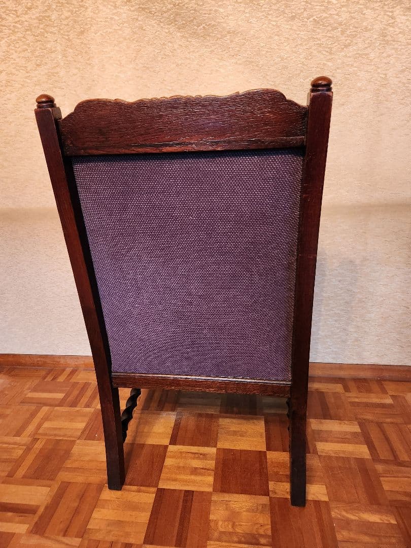 英国アンティークアームチェアー　彫刻　ツイストレッグ　椅子　オーク材