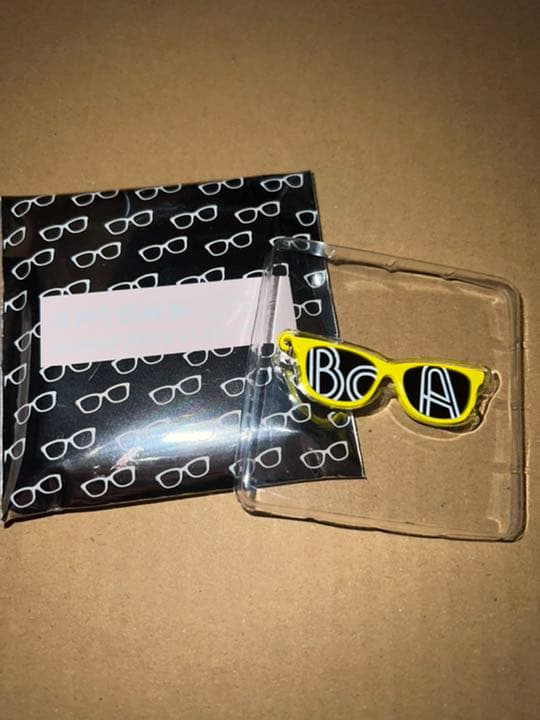 BOA ボア ミニサングラスチャーム