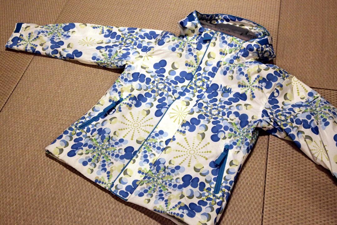 【超美品】nima ジュニアスキーウェア／150／グローブ付