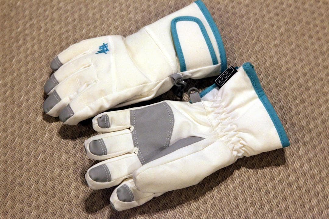 【超美品】nima ジュニアスキーウェア／150／グローブ付