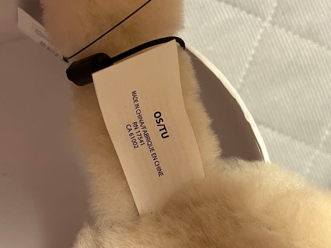 【新品未使用】 UGG シープスキン エンブロイダリー イヤマフ 新品