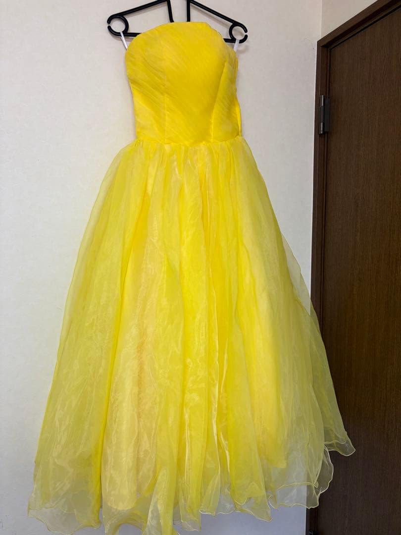 カラードレス イエロー　ウェディング 美女と野獣　演奏会
