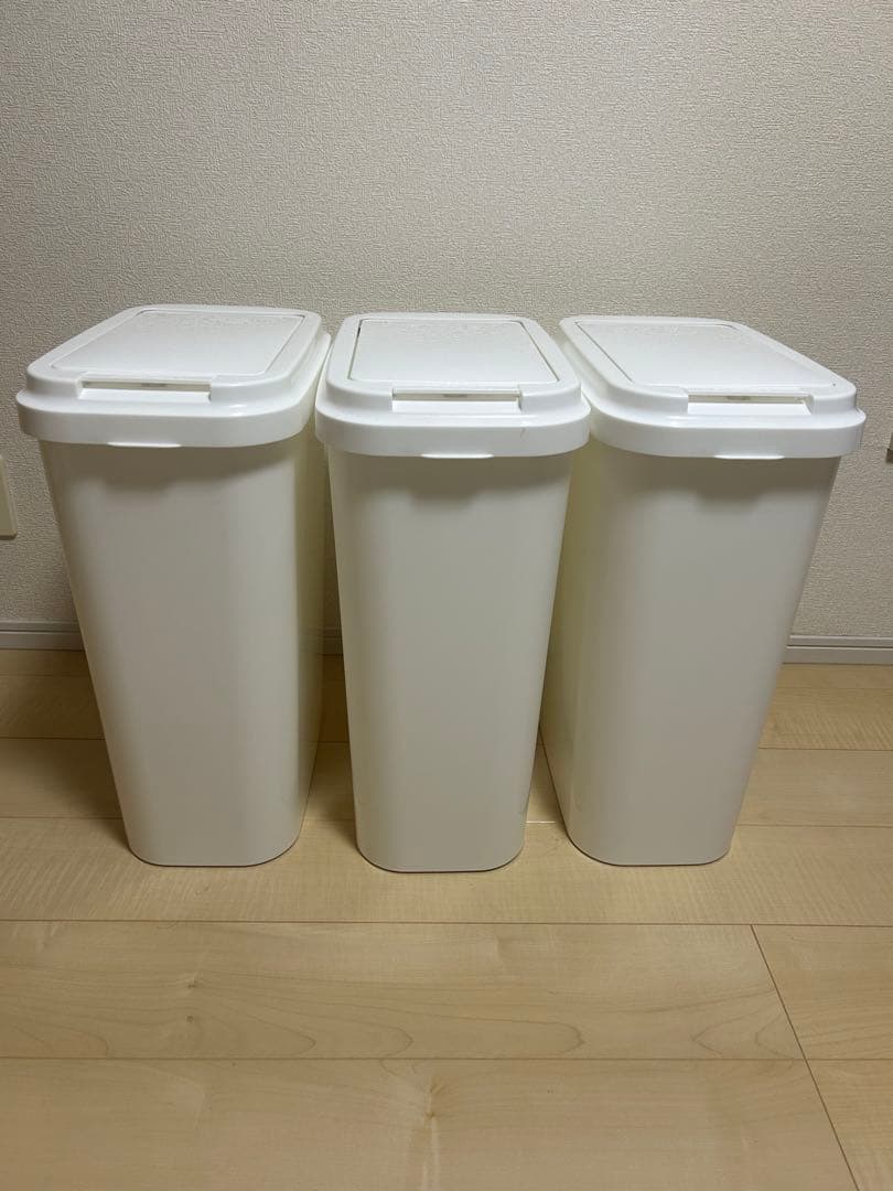 ニトリ　ゴミ箱　キャスター付きラック　全てセットです