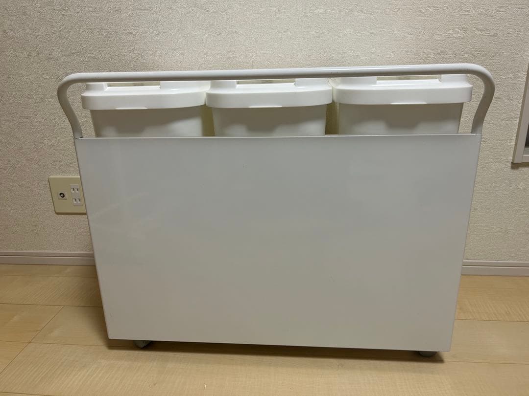 ニトリ　ゴミ箱　キャスター付きラック　全てセットです
