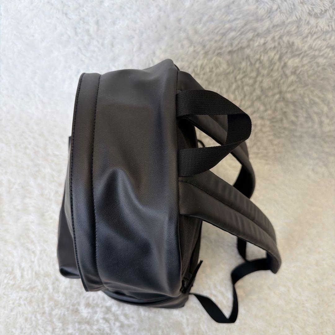 極美品 無印良品 植物由来の原料を使ったリュックサック 20Lフェイクレザー