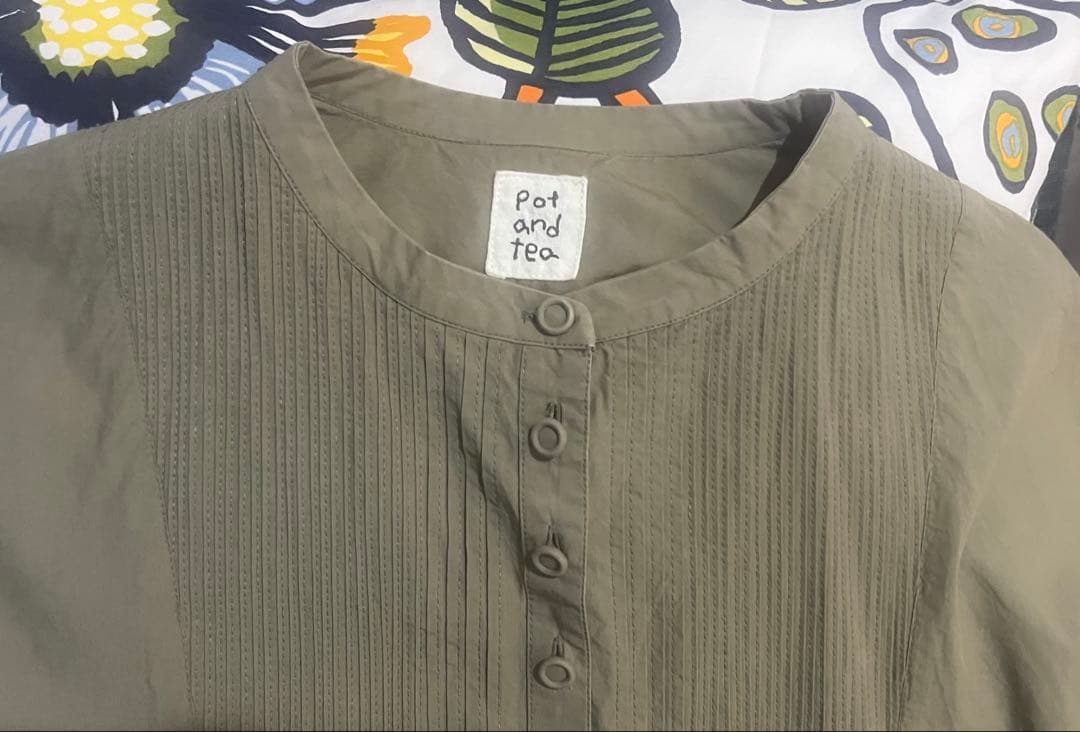 pot and tea ピンタックワンピース　カーキ