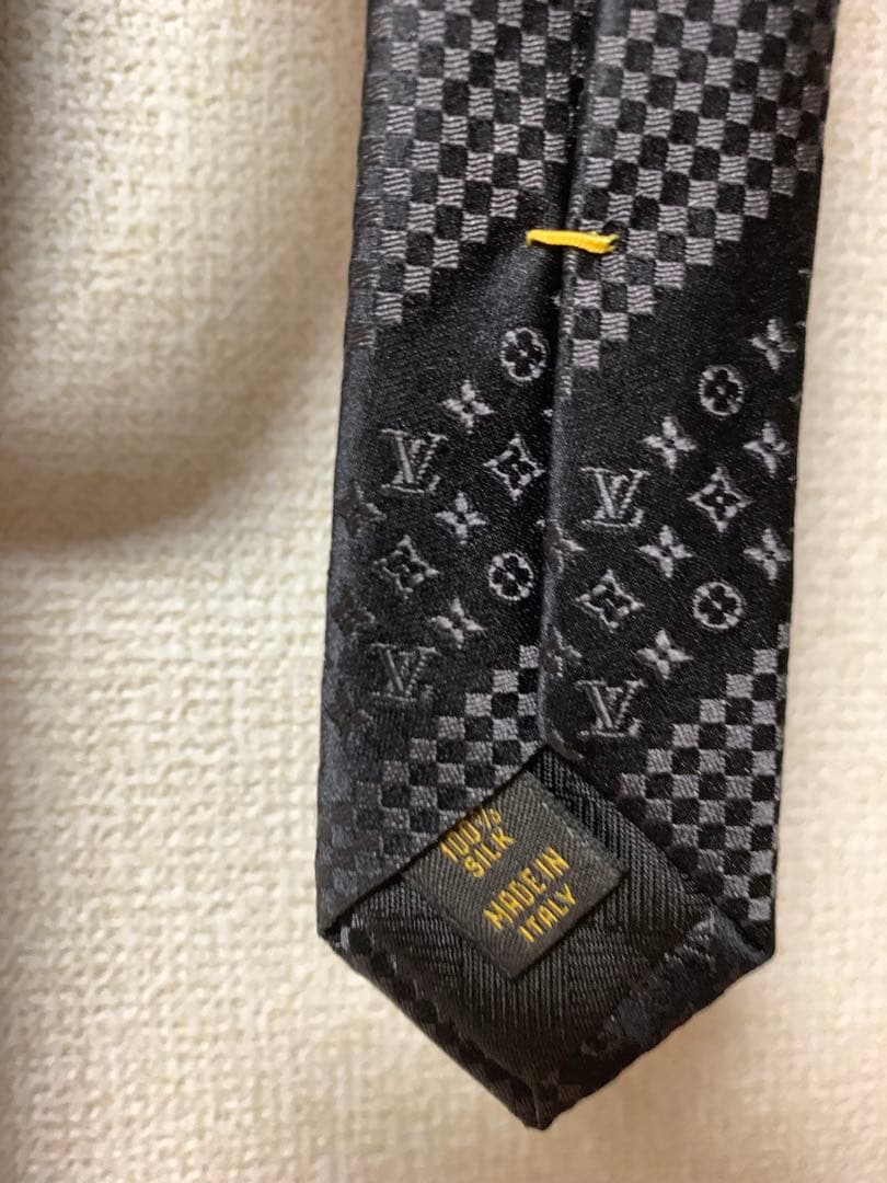 【中古品】Louis Vuitton ルイヴィトンのシルク ネクタイ ブラック