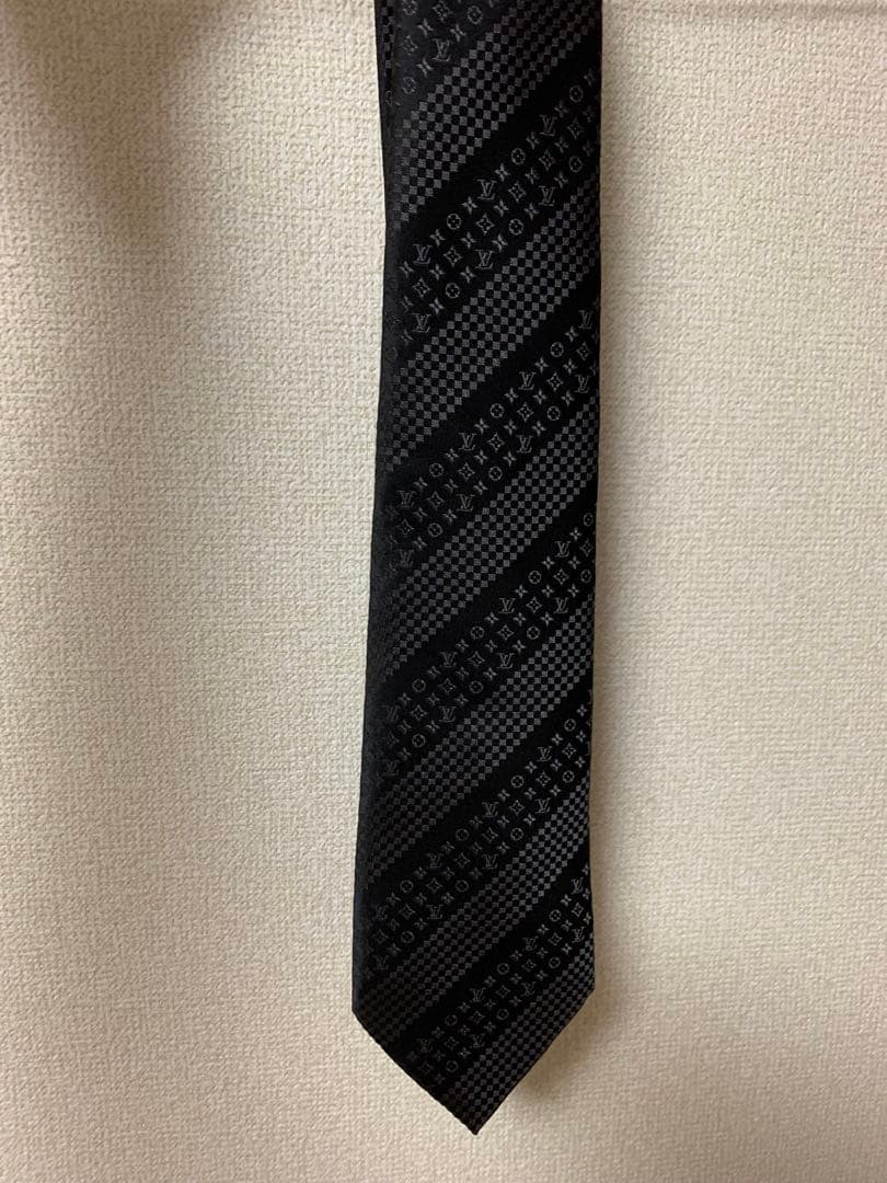 【中古品】Louis Vuitton ルイヴィトンのシルク ネクタイ ブラック