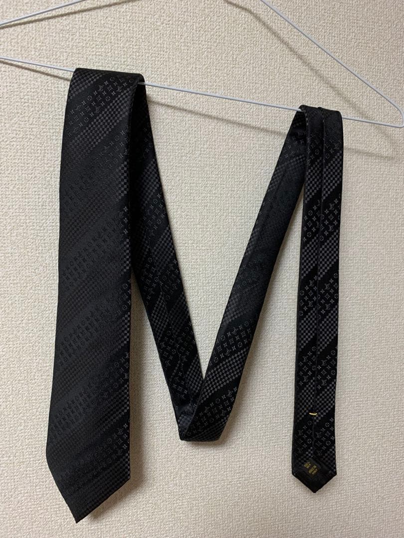 【中古品】Louis Vuitton ルイヴィトンのシルク ネクタイ ブラック