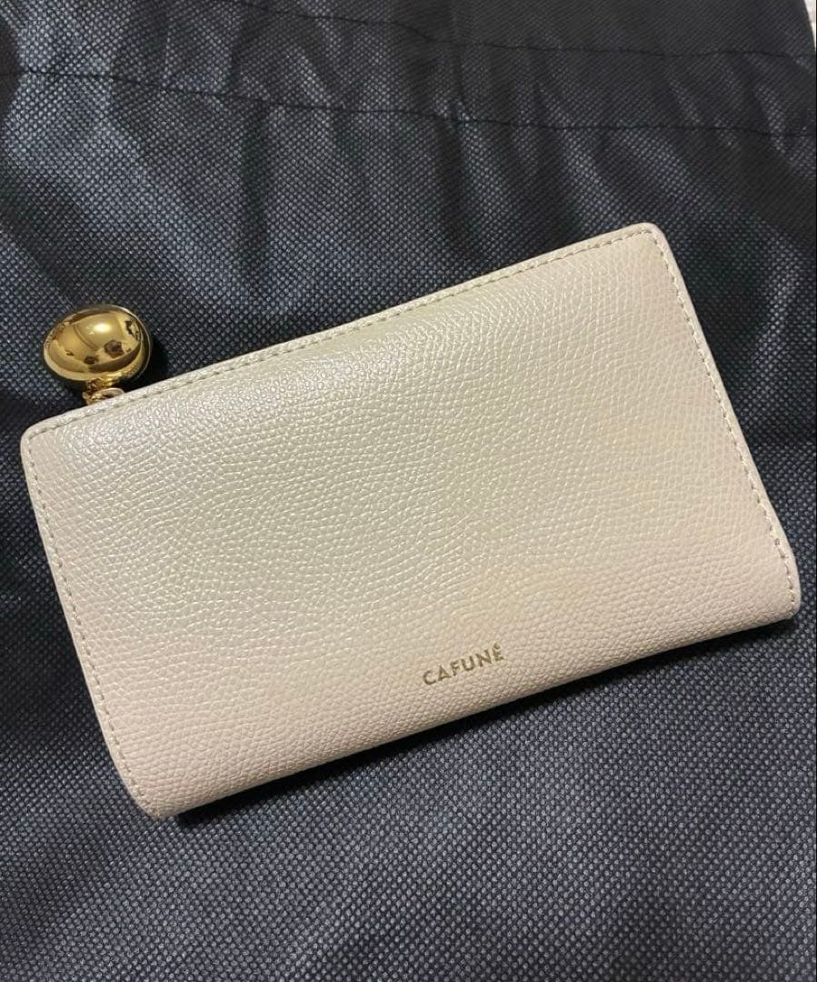 CAFUNE ベージュ 二つ折り財布