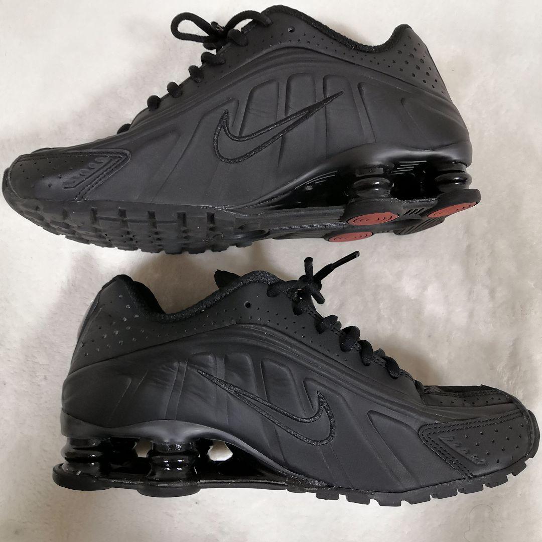 美品 ナイキ ショックスR4 オールブラック 24cm