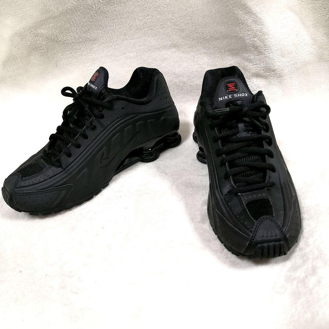 美品 ナイキ ショックスR4 オールブラック 24cm