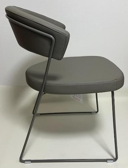 【送料込み】カリガリス ニューヨーク 本革ダイニング チェア